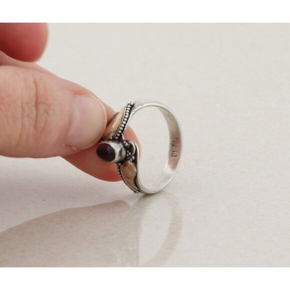 Sterling Silver Natural Garnet Ring Size 6 1/4 - Picture 6 of 7